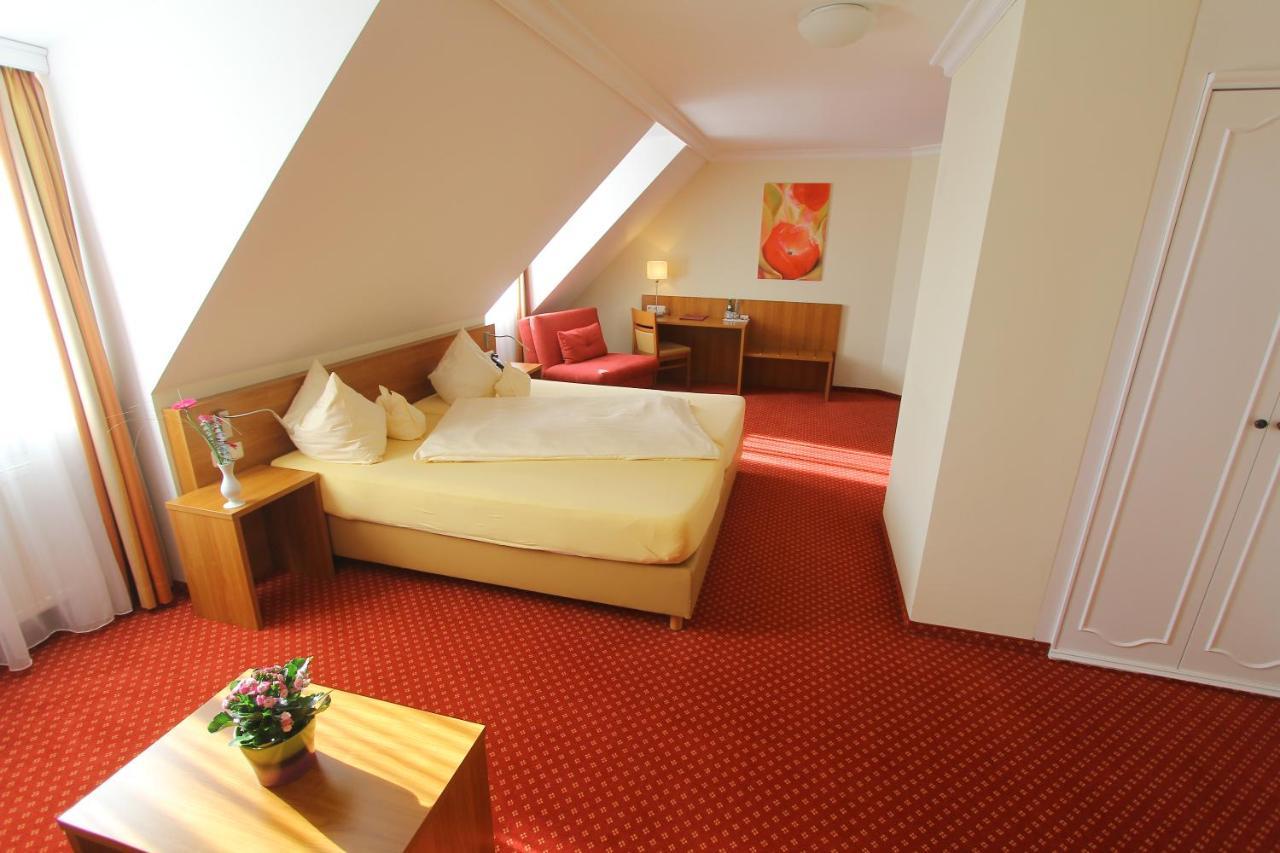 Abasto Hotel Eichenau Экстерьер фото