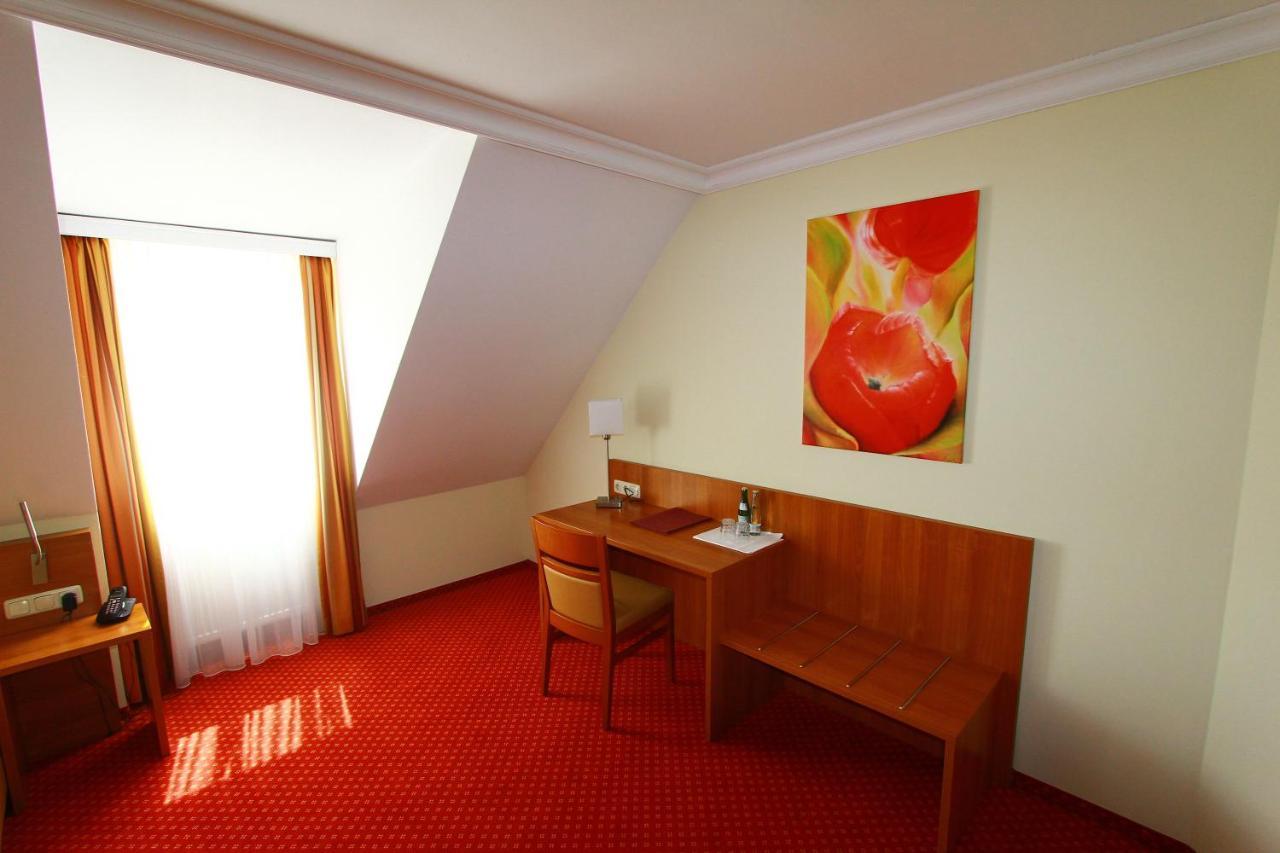 Abasto Hotel Eichenau Экстерьер фото