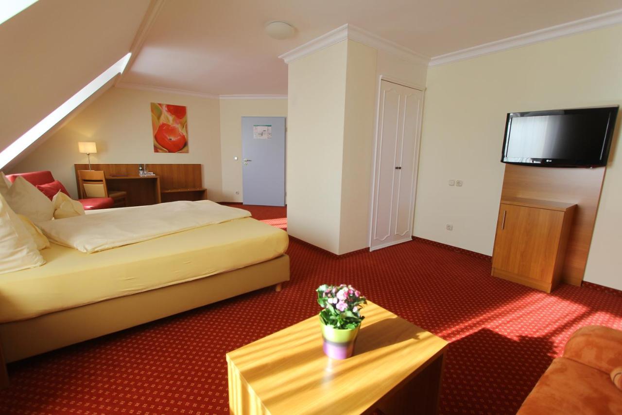 Abasto Hotel Eichenau Экстерьер фото