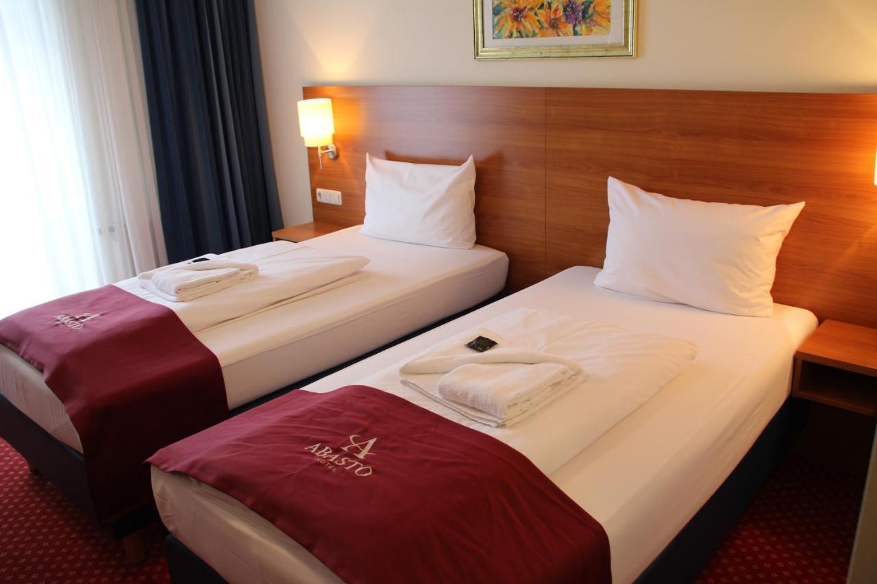 Abasto Hotel Eichenau Экстерьер фото